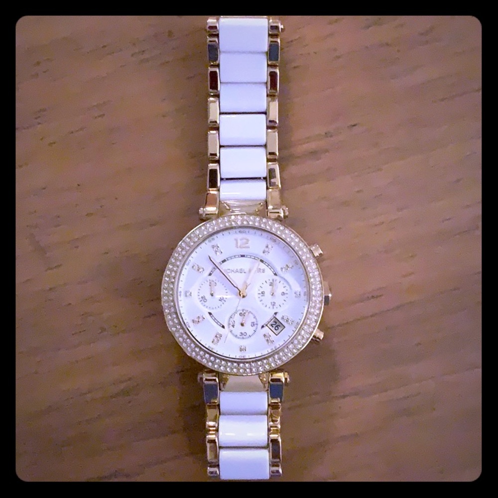 Mk watch. White/gold.